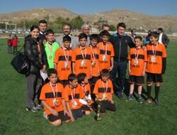 Ortaokullar arası Futbol Turnuvasını Cumhuriyet Ortaokulu kazandı